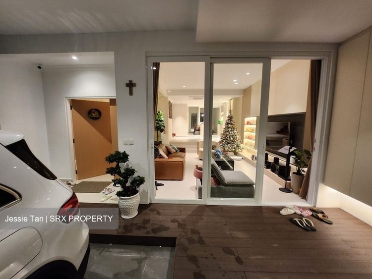Apollo Gardens (D16), Terrace #537253971
